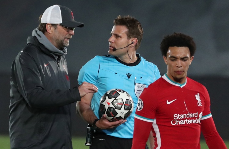 本世纪德甲戴帽数前10：莱万384场16次第1，凯恩76场10次第3