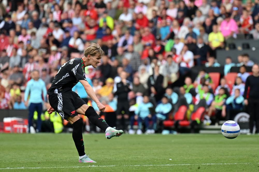 数据网站分析字母哥未来：三成概率留队，三成概率去尼克斯